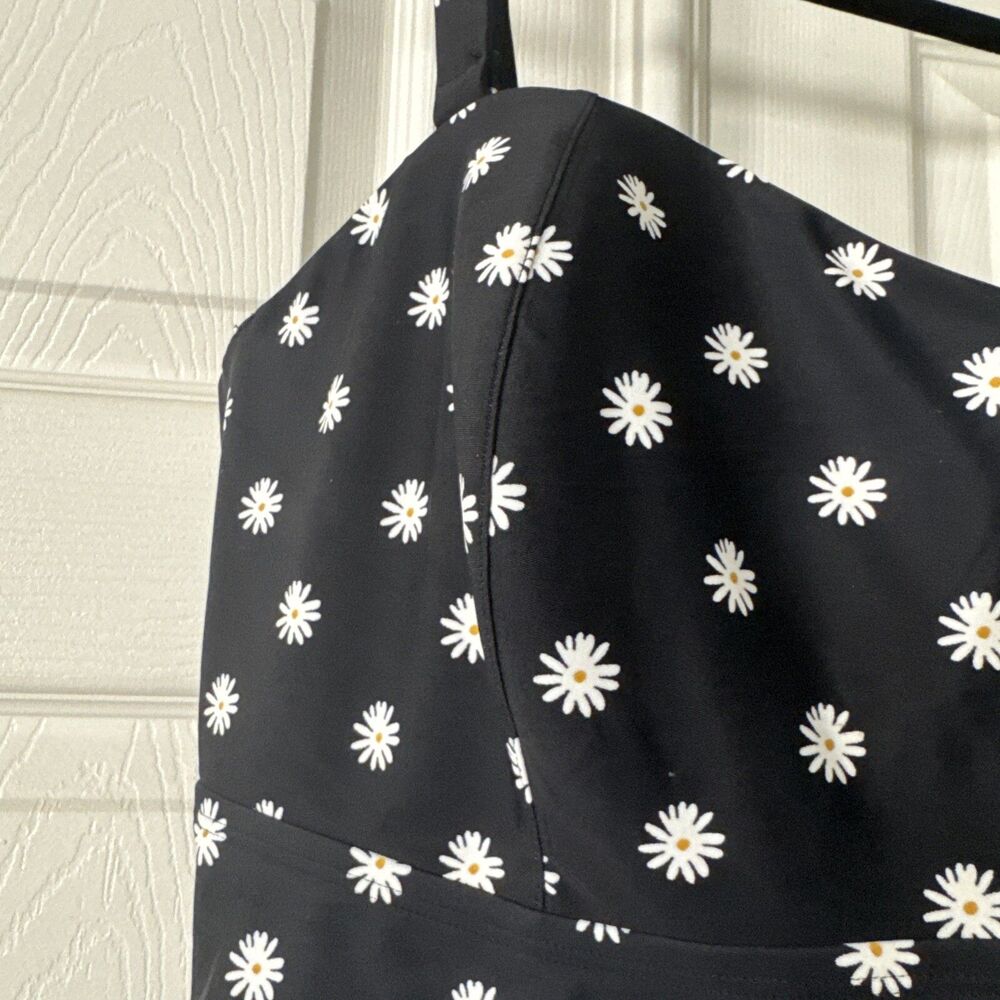 Old Navy Plus Size 3X One Piece Swimsuit Black White Floral Ruched Tummy Control - Picture 3 of 16